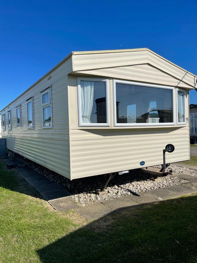 Yellow 3 Caravan Ingoldmells 6 Berth 3 Bedrooms Skegness